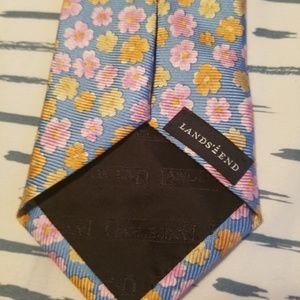 Lands' End Mens Tie.